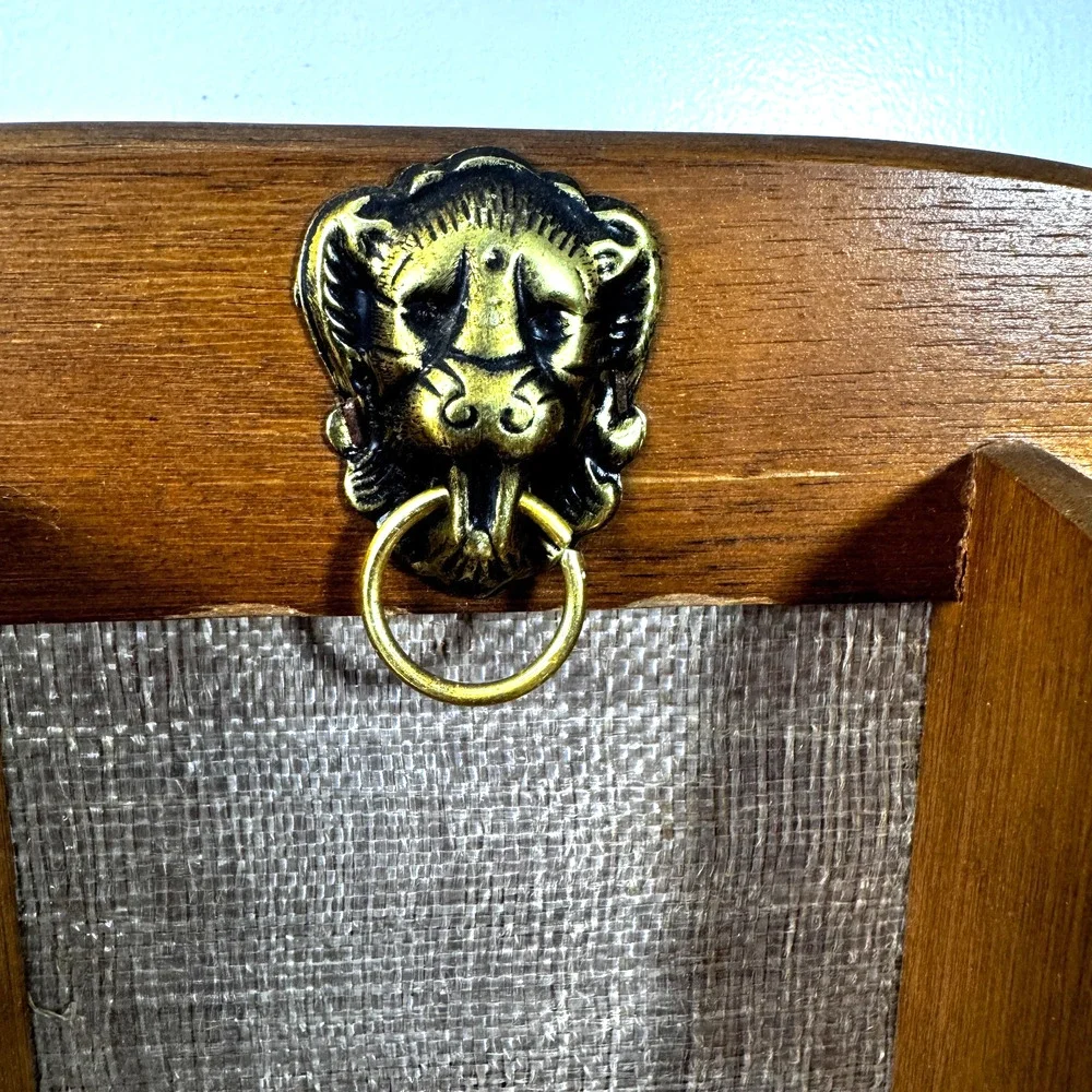 Vintage Wood Spice Rack Set 8 Bottles Brass Lion Decor Wall or Shelf